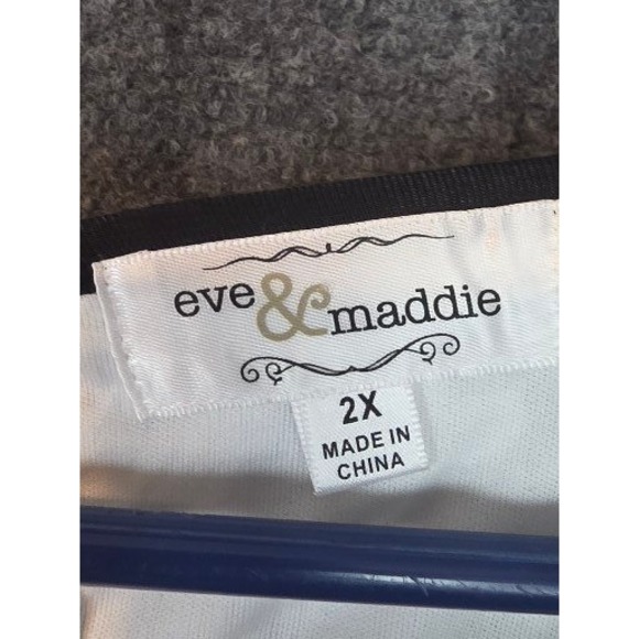 Eve & Maddie Women's Cream Lace Bell Sleeve Top Plus Size 2X Whimsigoth Fairy - Picture 3 of 7